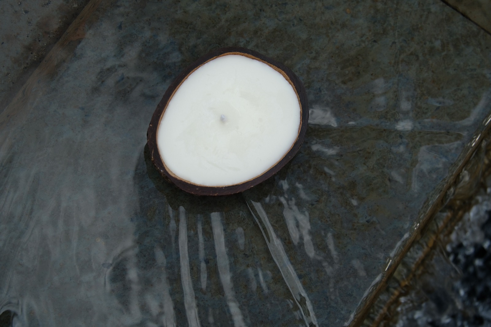 Coconut Candle, Made with Wax and Coco shall